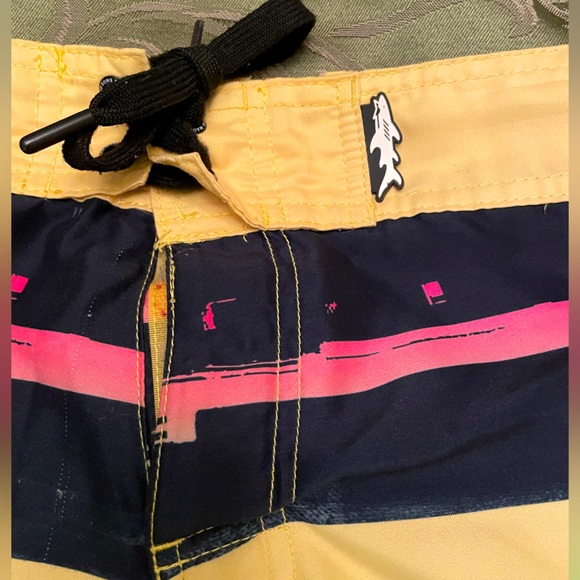 💙Men’s Maui & Sons Board Shorts in Large. - Picture 4 of 10